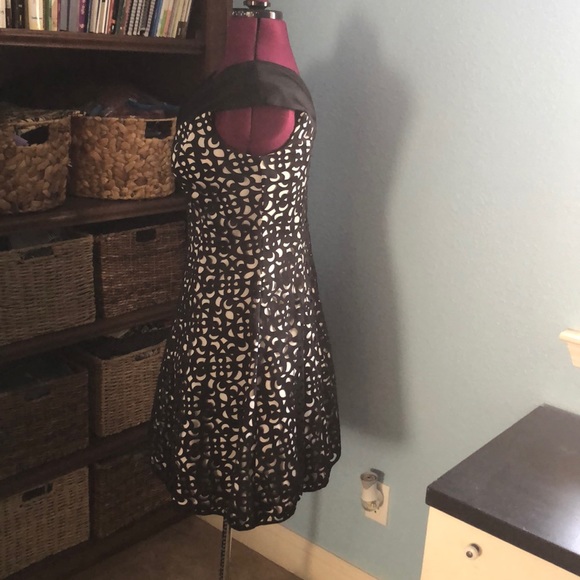 Black Off the shoulder dress - Picture 2 of 4